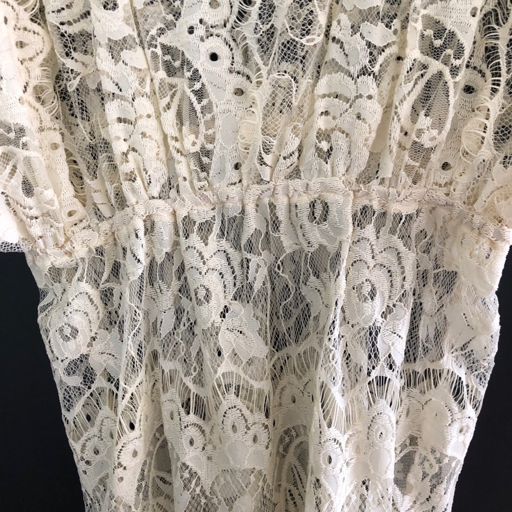 Knot Sisters Lacy Tunic - Picture 4 of 5